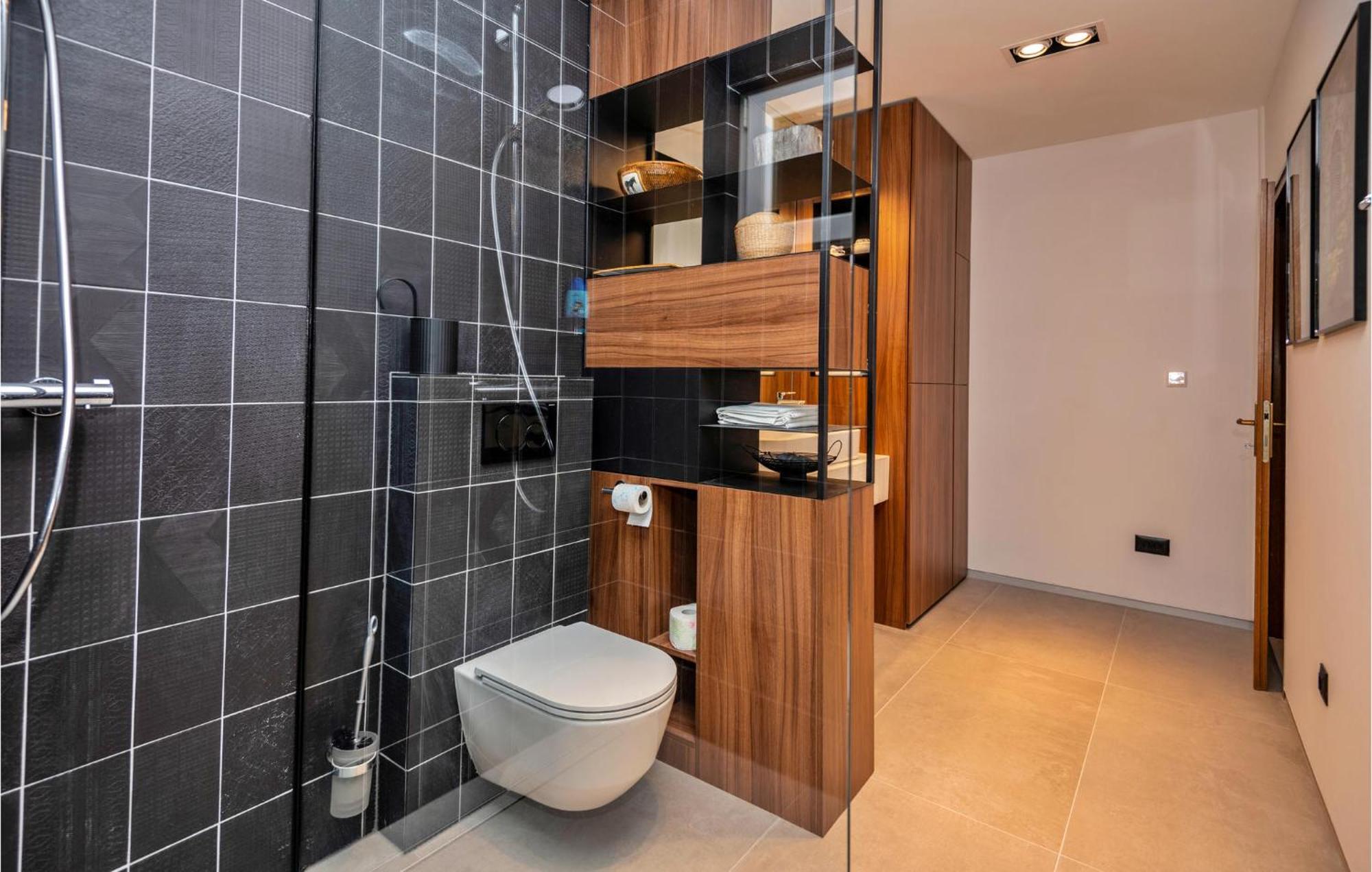 3 Bedroom Gorgeous Home In มาคาร์สกา ภายนอก รูปภาพ