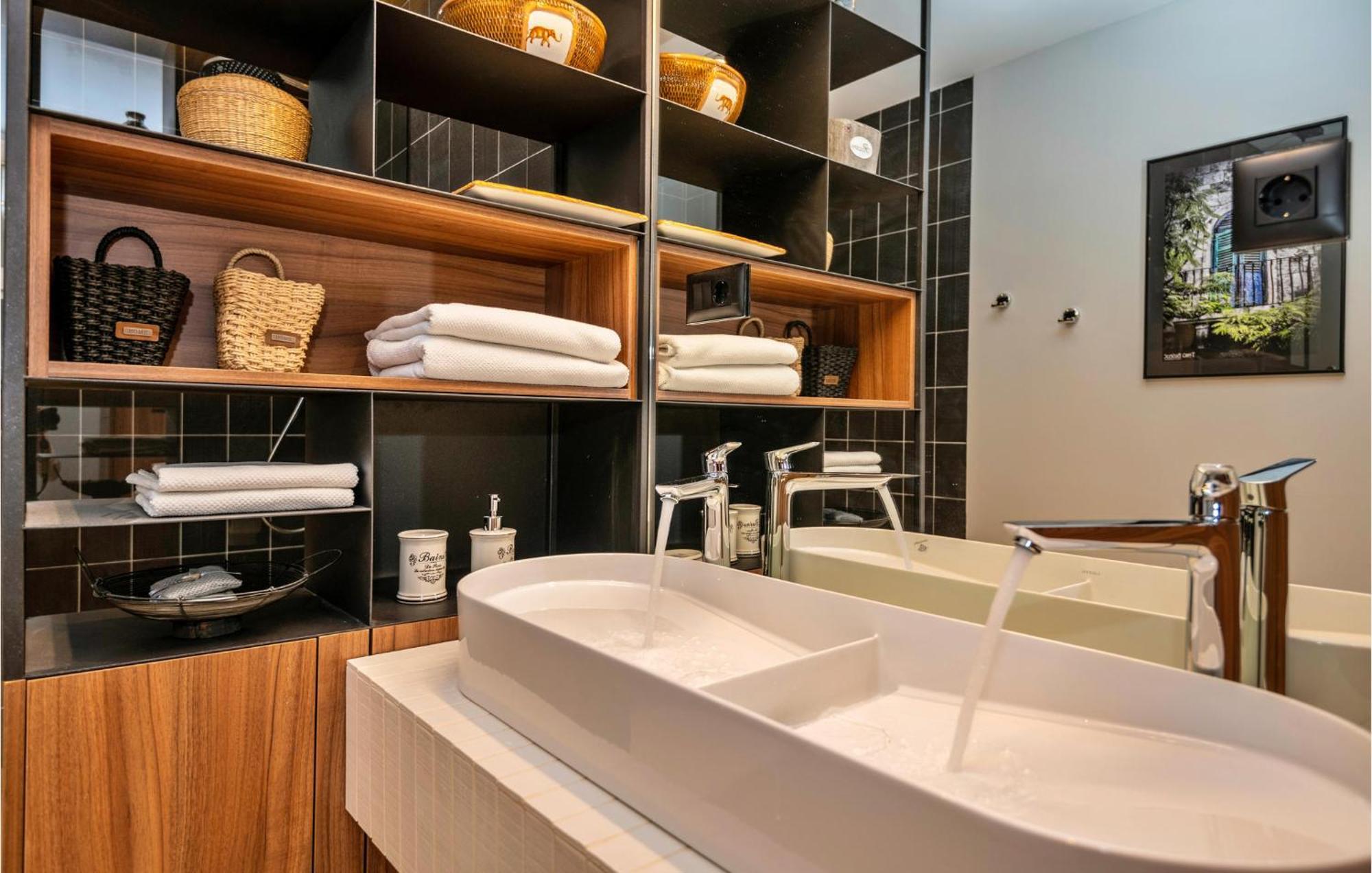 3 Bedroom Gorgeous Home In มาคาร์สกา ภายนอก รูปภาพ